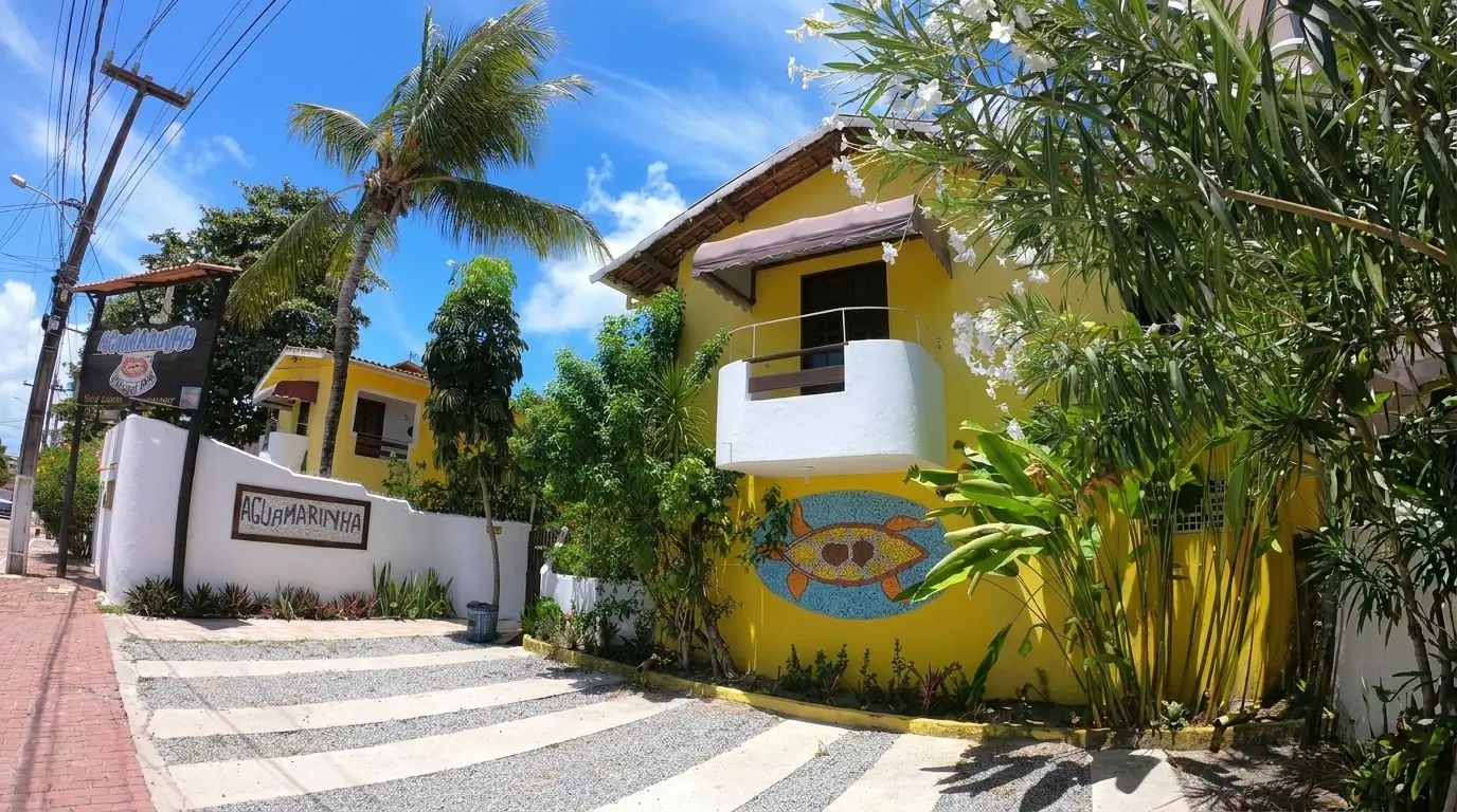 Pousada em Porto de Galinhas com praia, coqueiros e hospedagem econômica para viajar