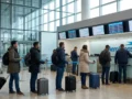 Passageiros da Aerolíneas Argentinas no Terminal 2 do Aeroporto de Guarulhos
