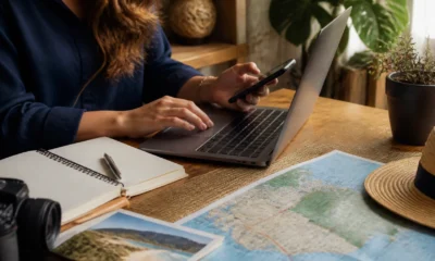 Marketing de afiliados sem aparecer: estratégias realistas para começar - Pessoa planejando marketing de afiliados sem aparecer em notebook e celular