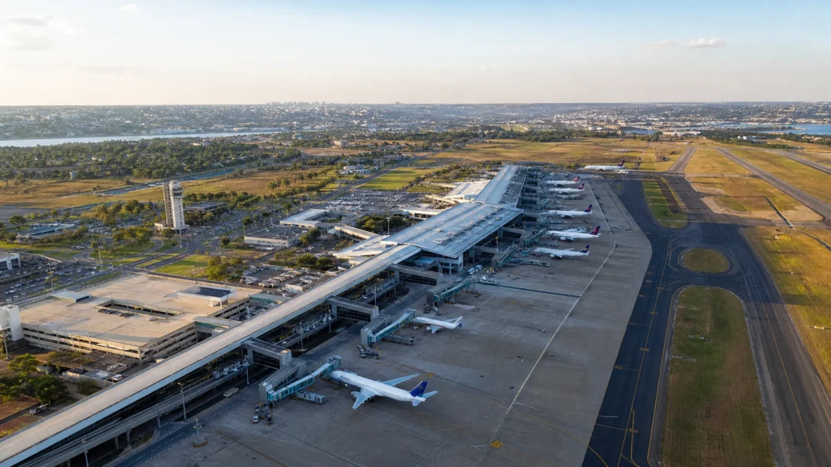 Investidores internacionais miram aeroporto de Brasília, mas entraves elevam cautela no setor