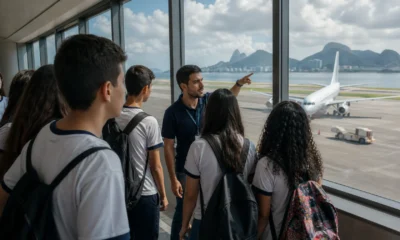 Estudantes de Cabo Frio participam de ação da Anac no aeroporto internacional nesta terça-feira