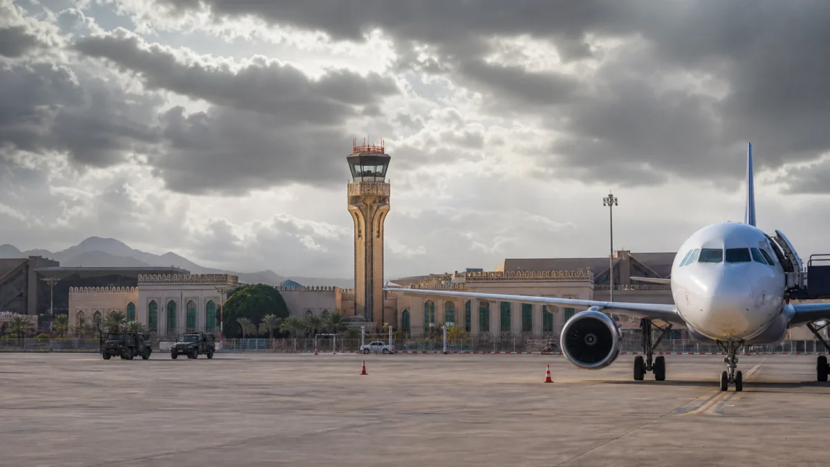 Emissora ligada aos rebeldes denuncia bombardeio de Riad em terminal aéreo iemenita