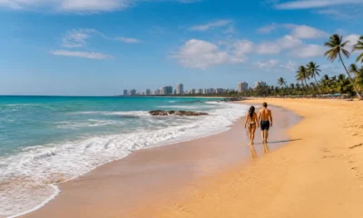 Melhor época para ir a Fortaleza: sol, chuva e custos na viagem - Praia de Fortaleza em dia ensolarado durante a melhor época para ir a Fortaleza